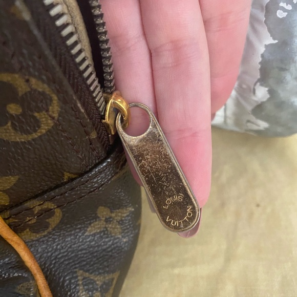 SOLD Auth Louis Vuitton Monogram Manhattan PM - Picture 5 of 12